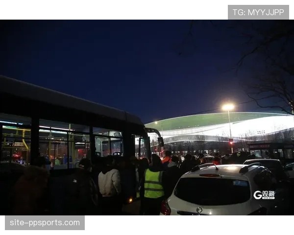 特写：英超俱乐部联合当地社区，为残疾球迷提供专属观赛巴士